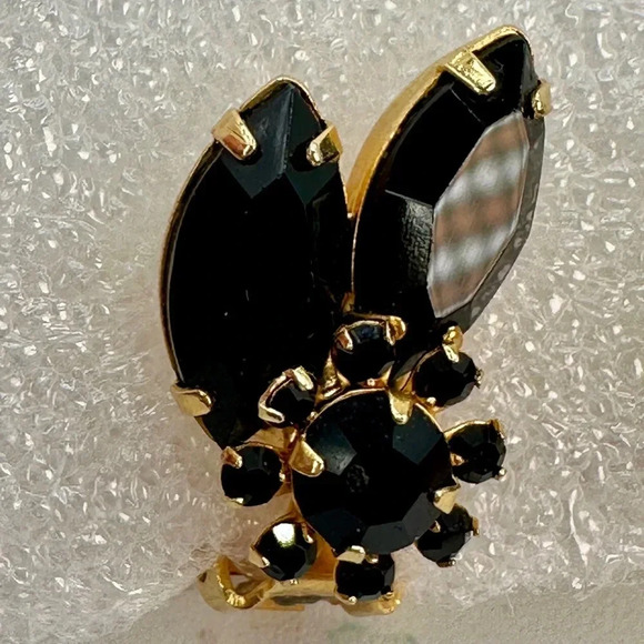 Vintage Black Glass Clip On Earrings Prong Set Estate Glam Marquise Brid… - Picture 2 of 8